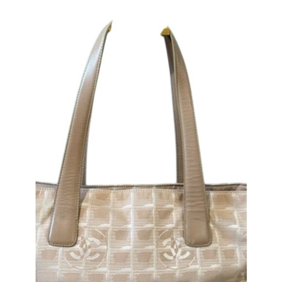 Chanel Travel Ligne Tote* Large Beige Tote*Rare Color*Hologram*COA - Picture 5 of 15